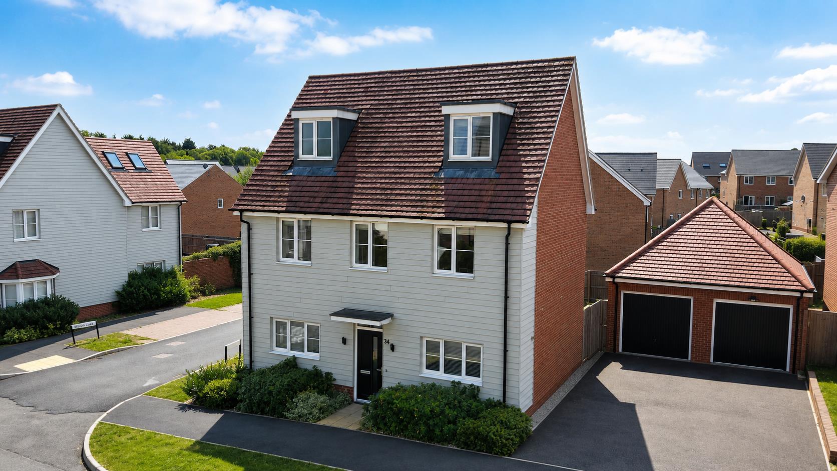 Pembroke Lane, Whitehouse, Milton Keynes